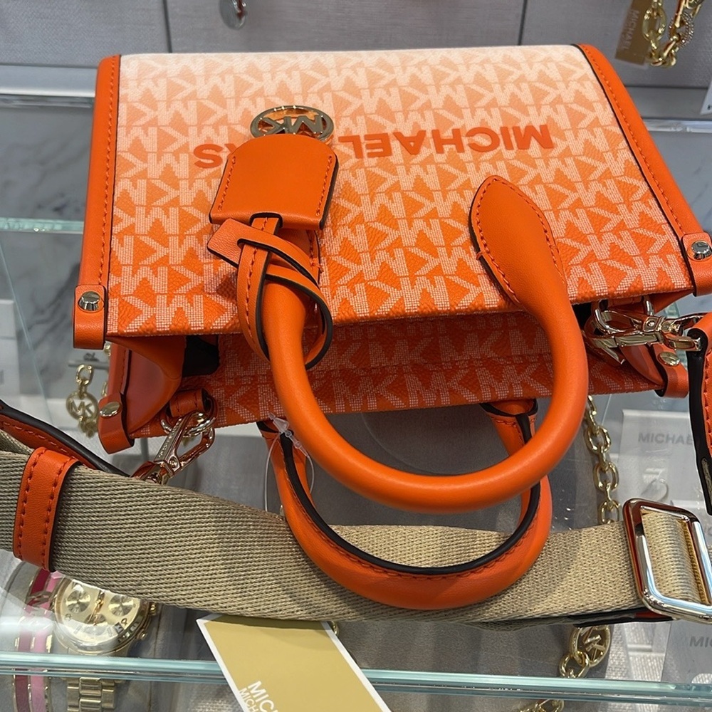 Michael Kors Mirella Extra-Small Ombré Logo Crossbody XBODY Shopper
Poppy
NWT - Picture 5 of 16